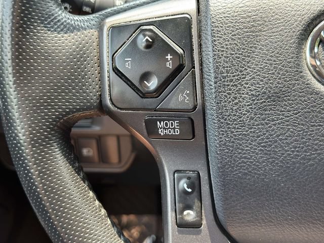 Used 2018 Toyota Tacoma TRD Sport AWD/4WD image 23