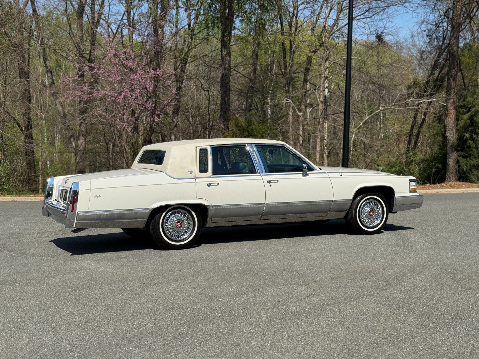 Used 1991 Cadillac Brougham image 13