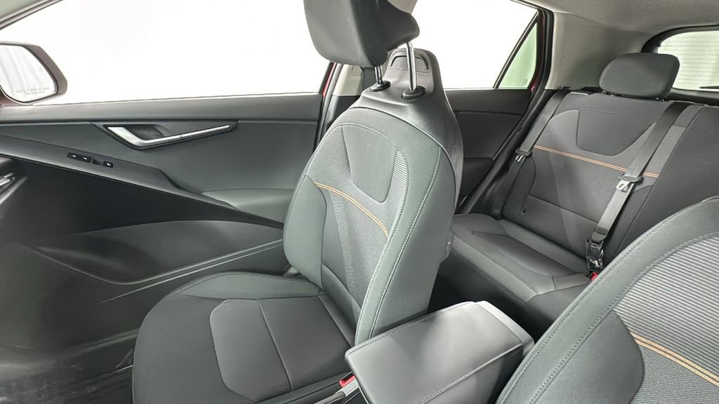 Used 2025 Kia Niro LX image 13