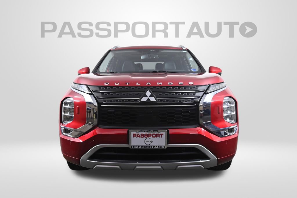 Used 2024 Mitsubishi Outlander SEL image 2