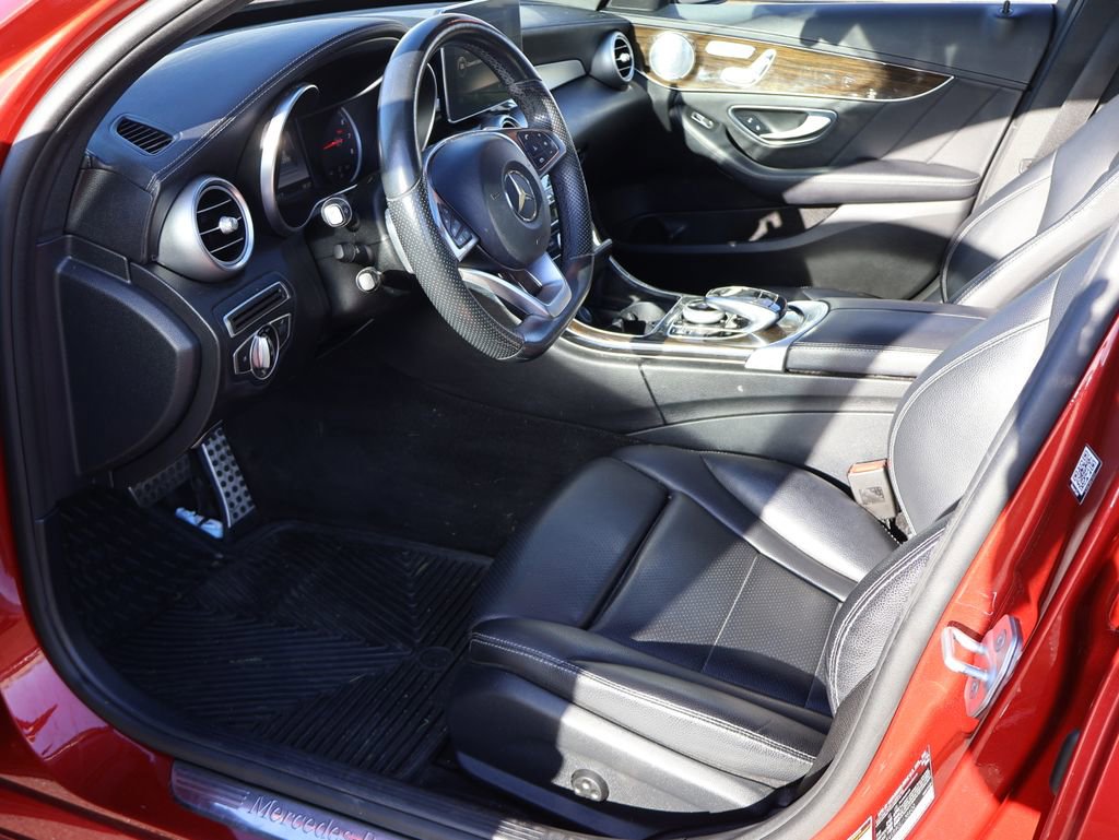 Used 2016 Mercedes-Benz C 300 4MATIC Sedan image 4