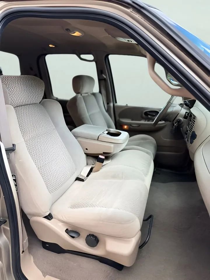 Used 2001 Ford F150 Lariat RWD image 24