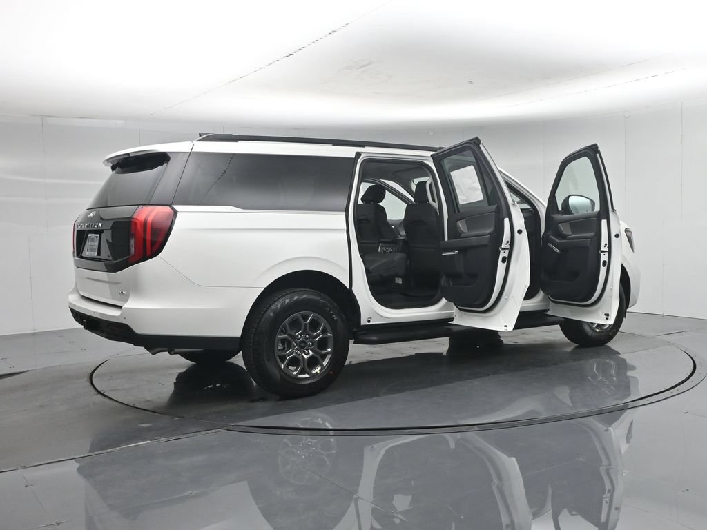 New 2027 Ford Expedition Max Active RWD image 5