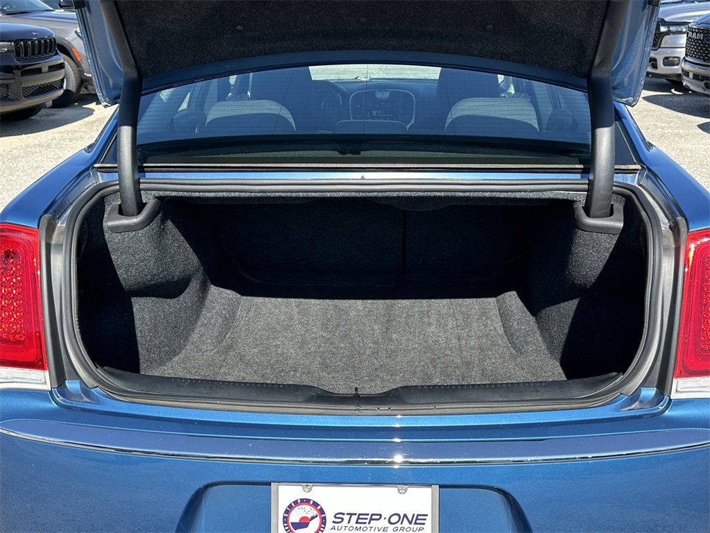 Certified 2022 Chrysler 300 Touring image 32
