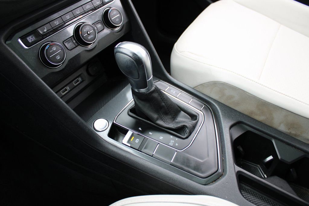 Used 2018 Volkswagen Tiguan SEL image 18