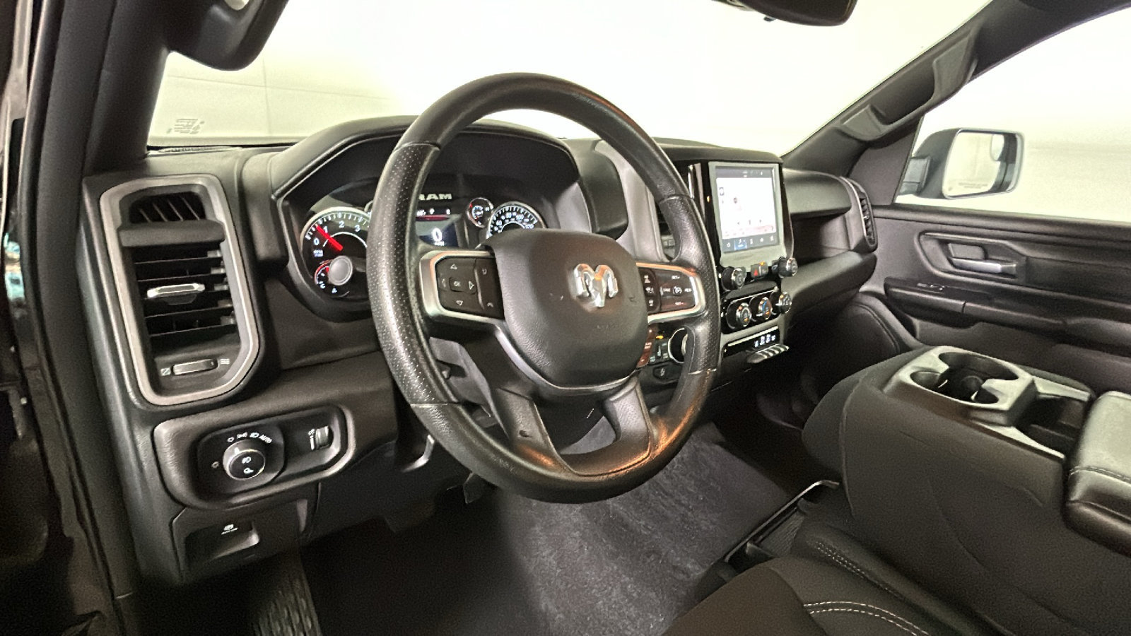 Used 2025 RAM 1500 Tradesman w/ Night Edition AWD/4WD image 17
