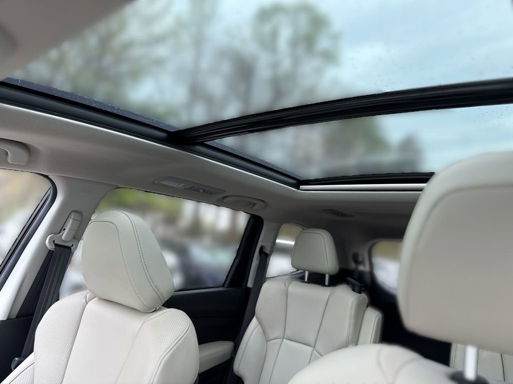 Used 2024 Subaru Ascent Limited w/ Technology Package image 16