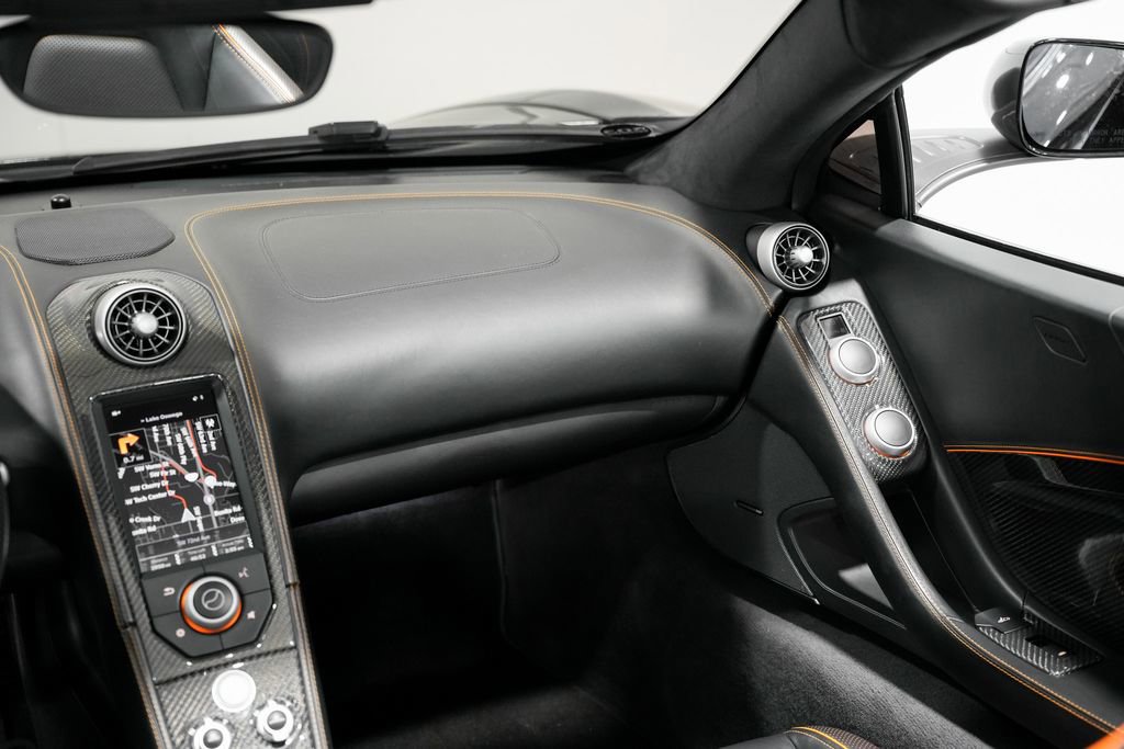 Used 2015 McLaren 650S Spider image 26