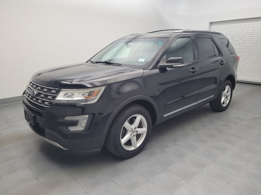 Used 2016 Ford Explorer XLT w/ Equipment Group 202A AWD/4WD image 2