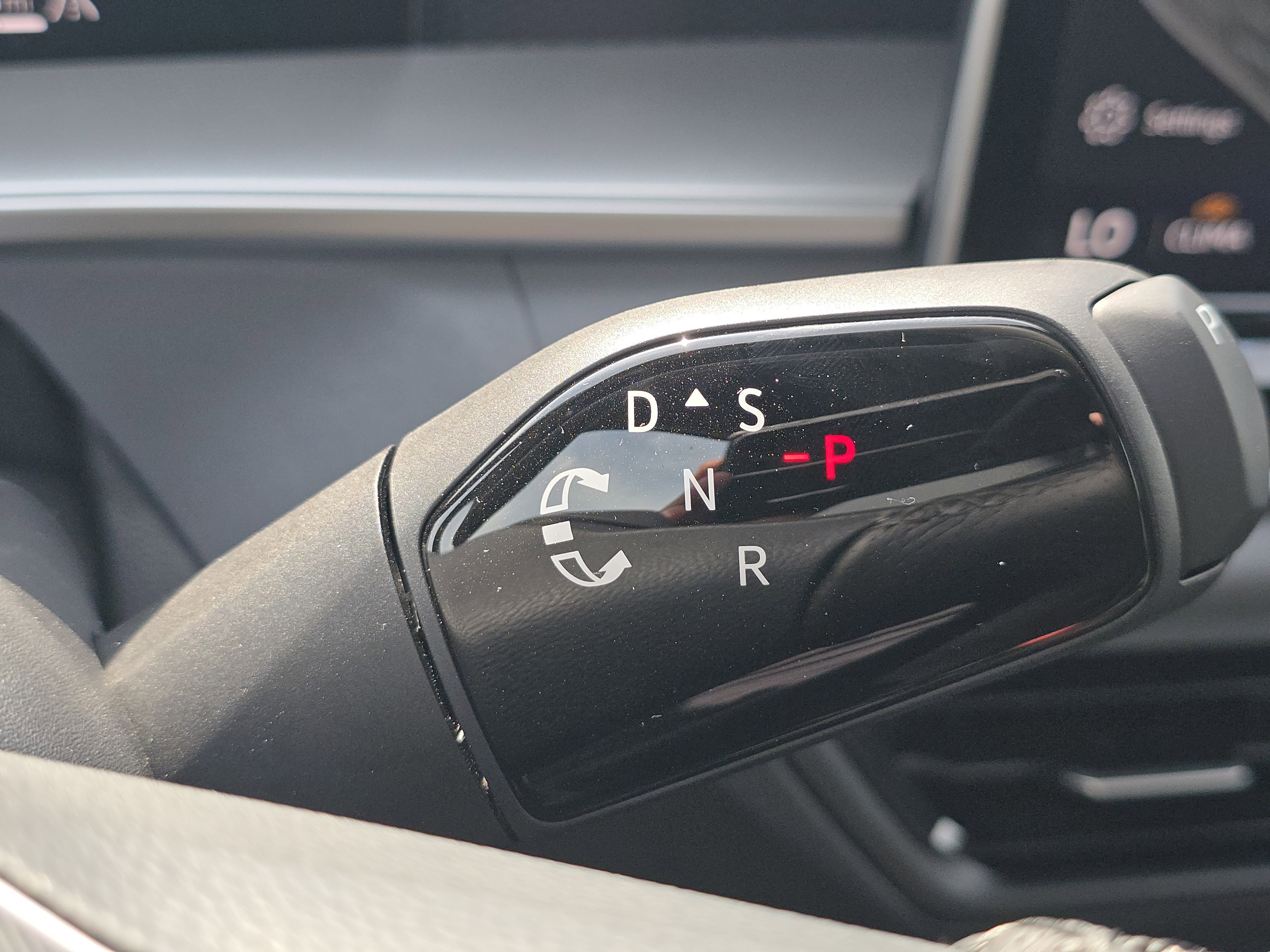 New 2026 Volkswagen Tiguan SE R-Line AWD/4WD image 25