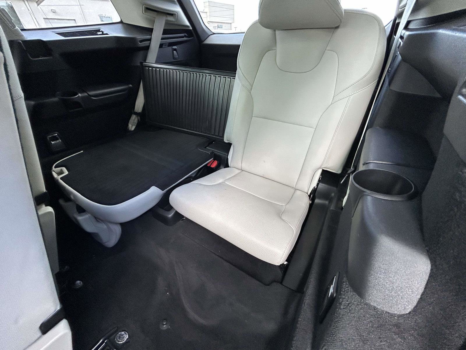 Certified 2024 Volvo XC90 B6 Core w/ Protection Package Premier image 13