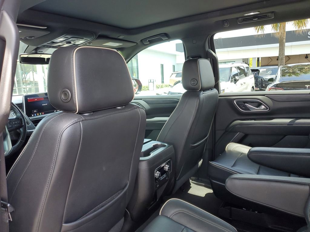 Used 2021 GMC Yukon XL SLT w/ SLT Premium Package RWD image 14