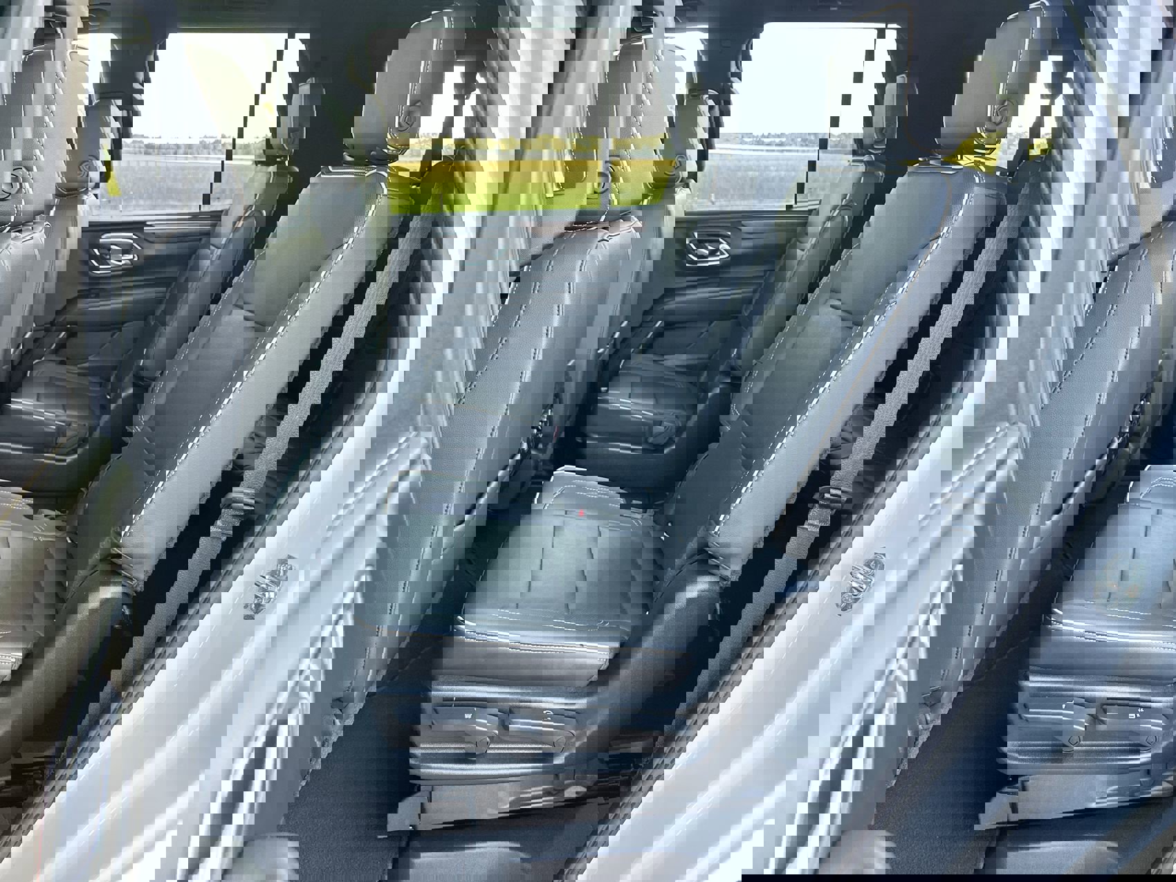 Used 2021 Chevrolet Tahoe Premier w/ Premium Package image 23