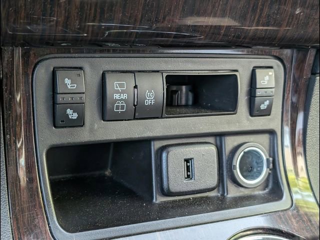 Used 2017 Chevrolet Traverse LT w/ Style and Technology Package image 16