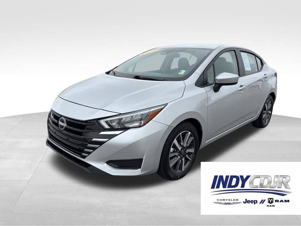 Used 2025 Nissan Versa SV image 1