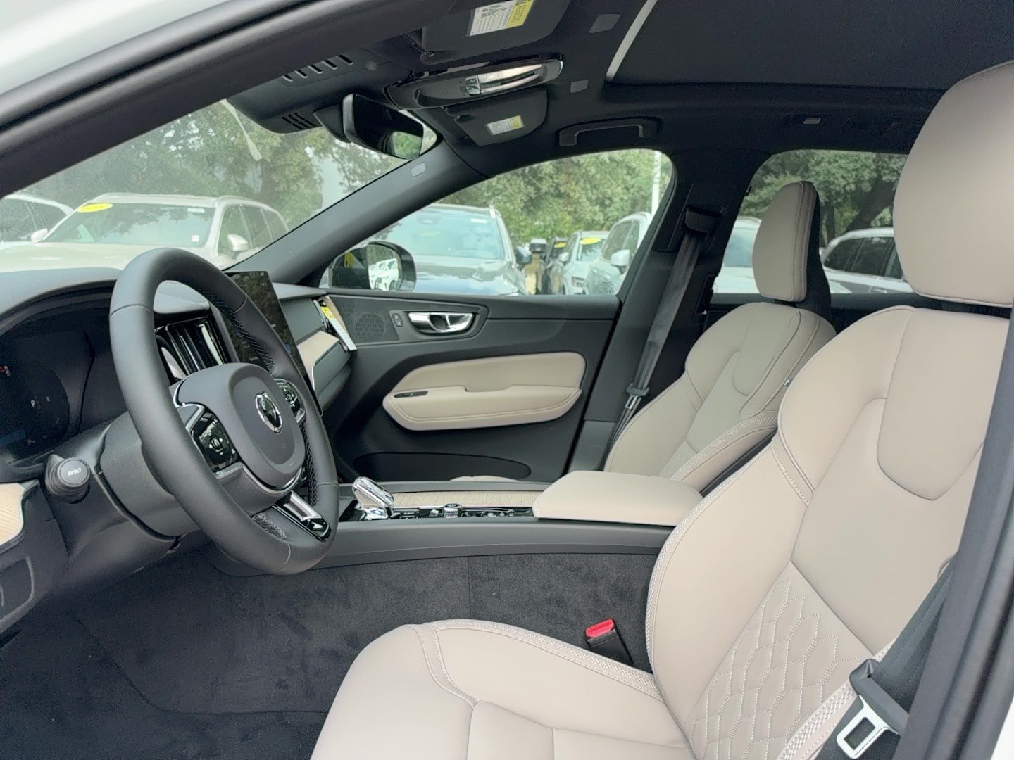 New 2027 Volvo XC60 B5 Core AWD/4WD image 12