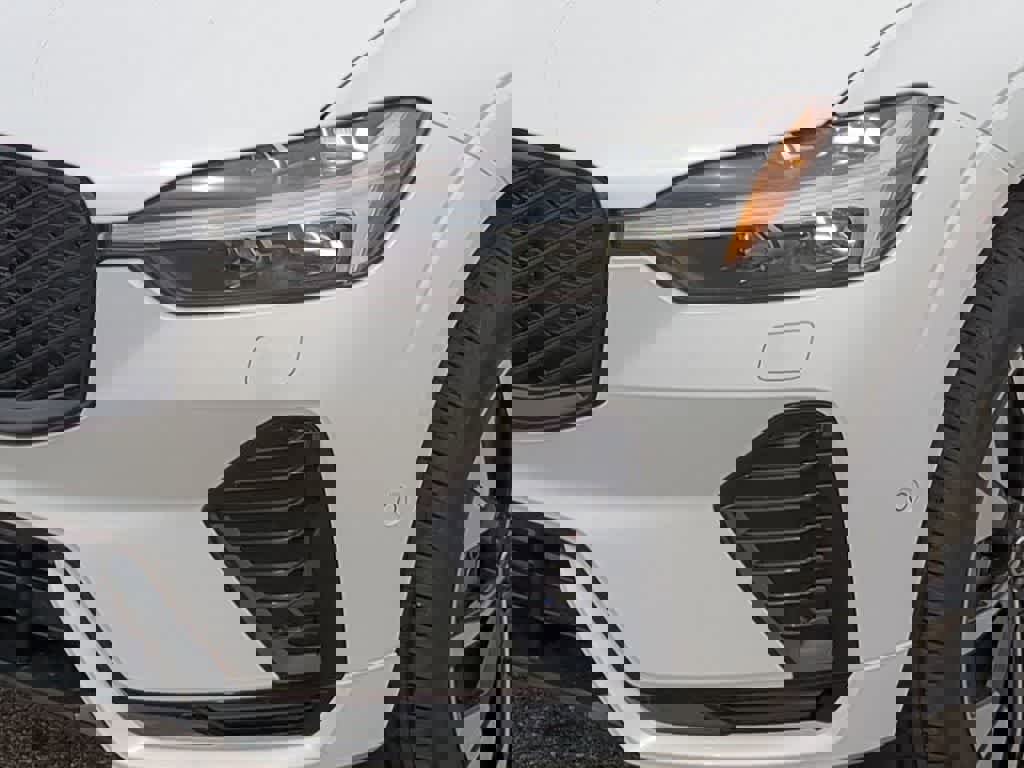 New 2026 Volvo XC60 T8 Plus w/ Protection Package Premier image 10