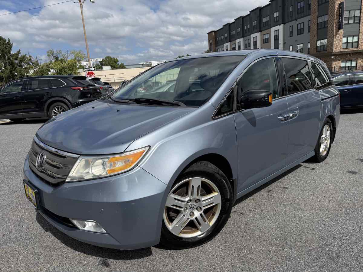 Used 2011 Honda Odyssey Touring image 3