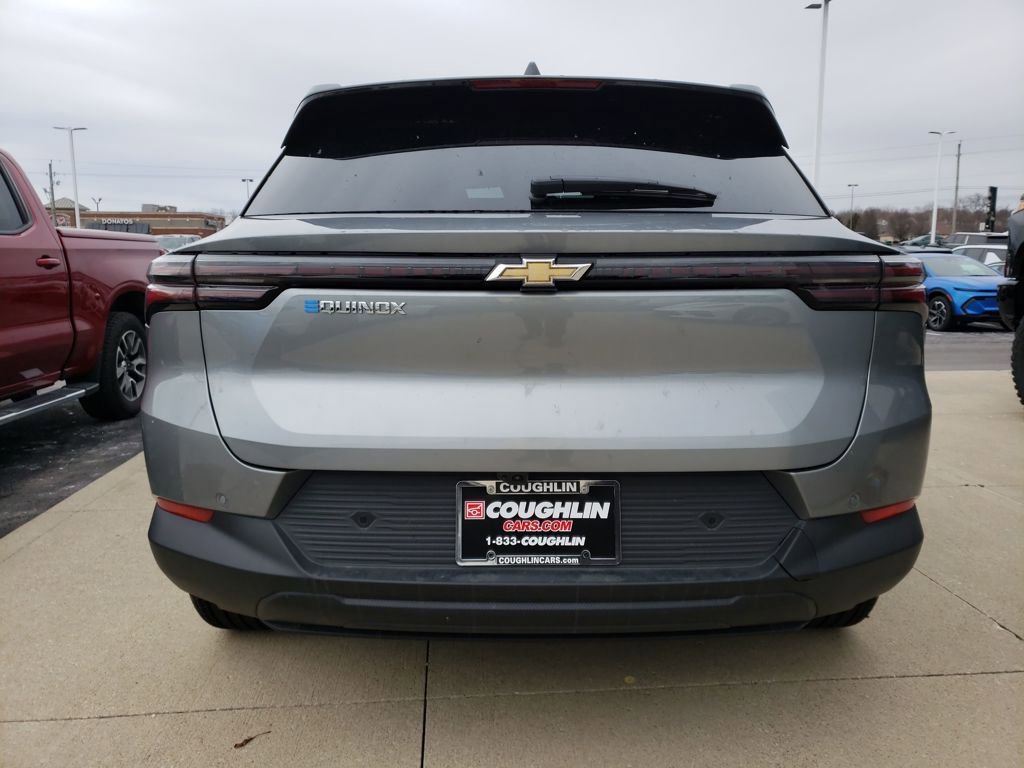 New 2026 Chevrolet Equinox EV LT image 4