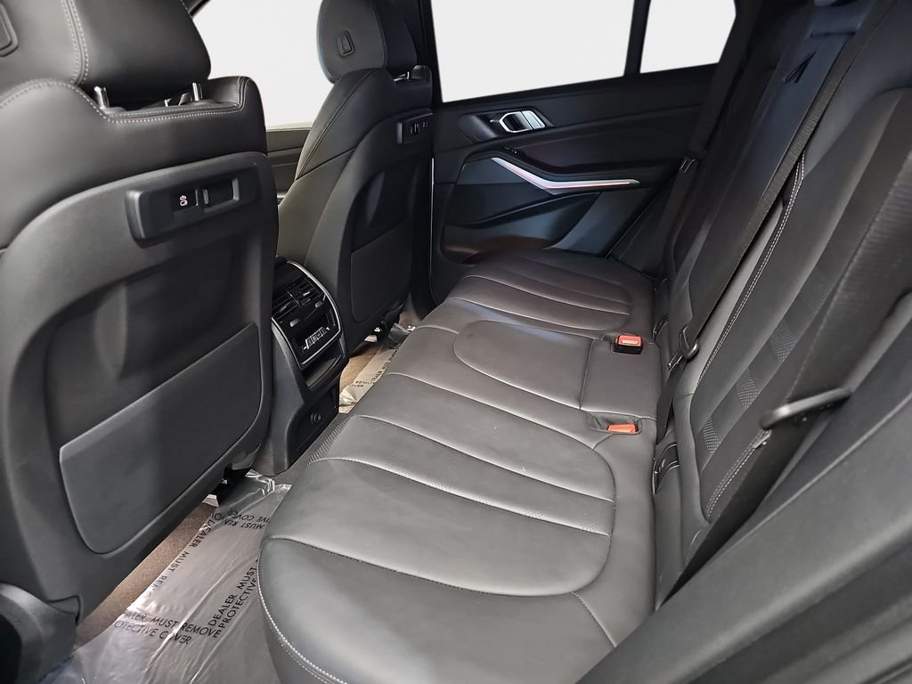 Used 2022 BMW X5 xDrive40i w/ M Sport Package AWD/4WD image 17
