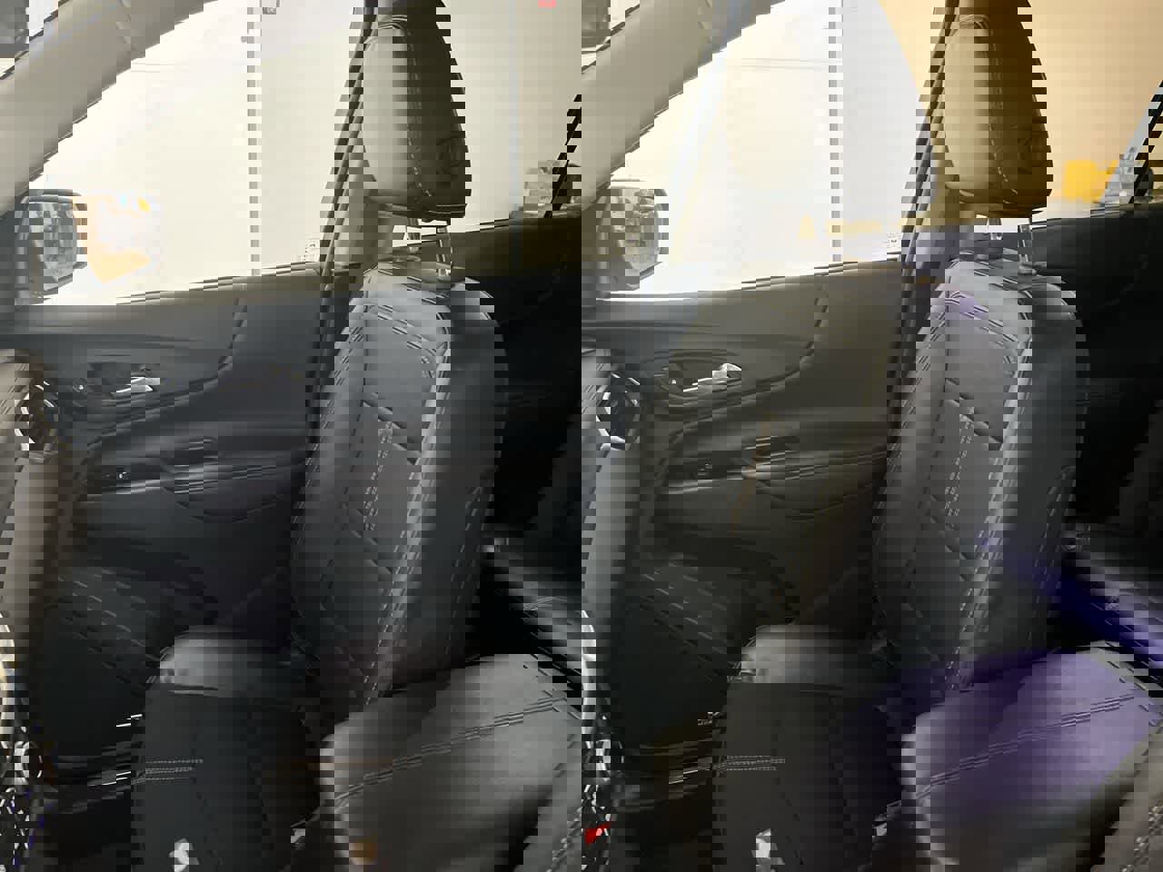 Used 2023 Chevrolet Equinox Premier image 27