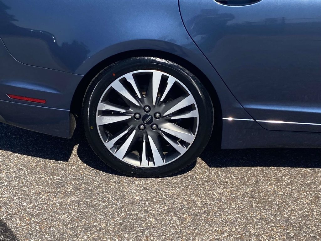Used 2019 Lincoln MKZ Reserve FWD image 11