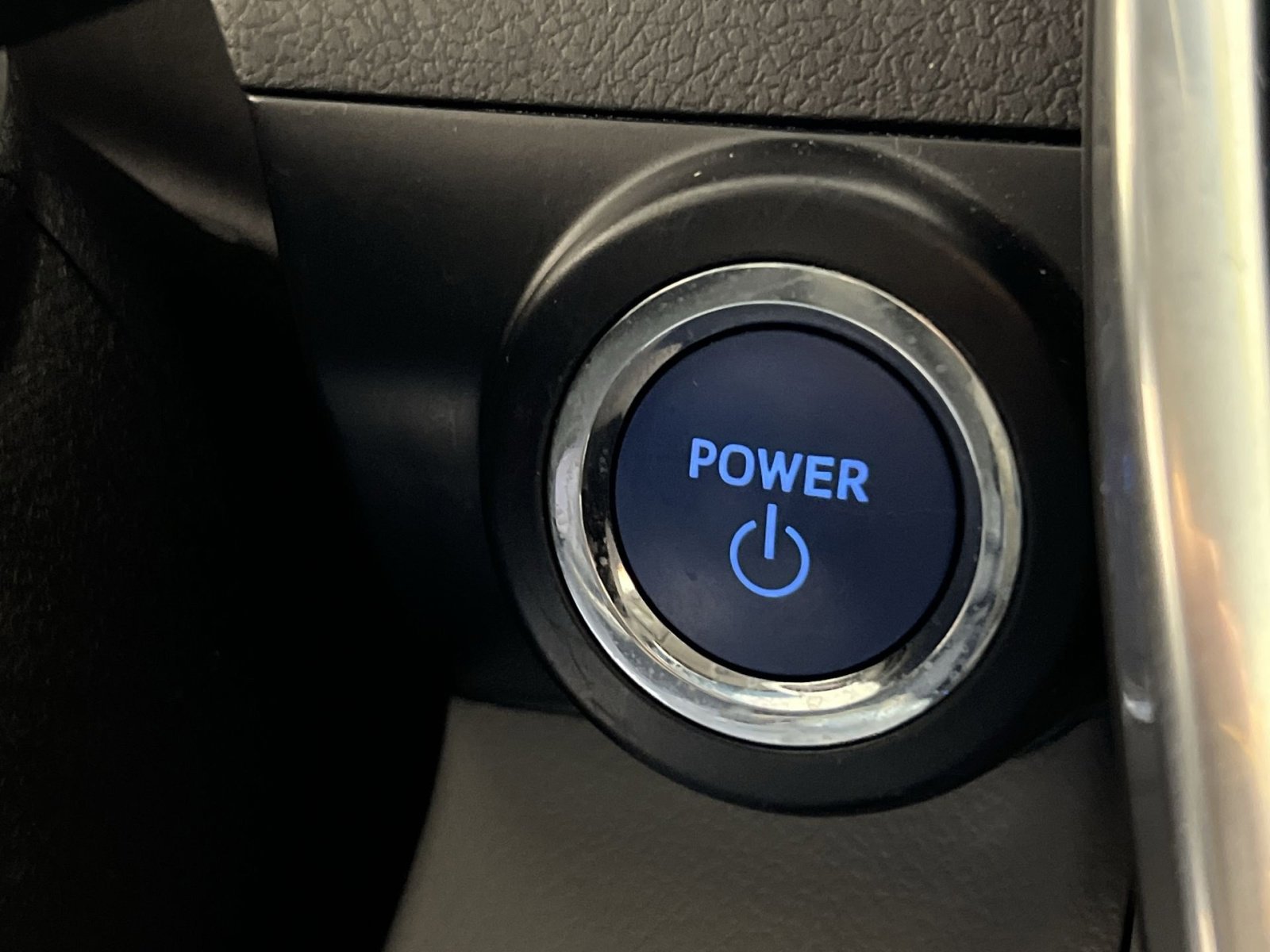 Used 2017 Toyota Camry XLE w/ Moonroof Package FWD image 35