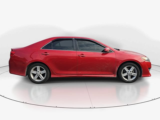 Used 2014 Toyota Camry SE w/ Moonroof Package FWD video 2