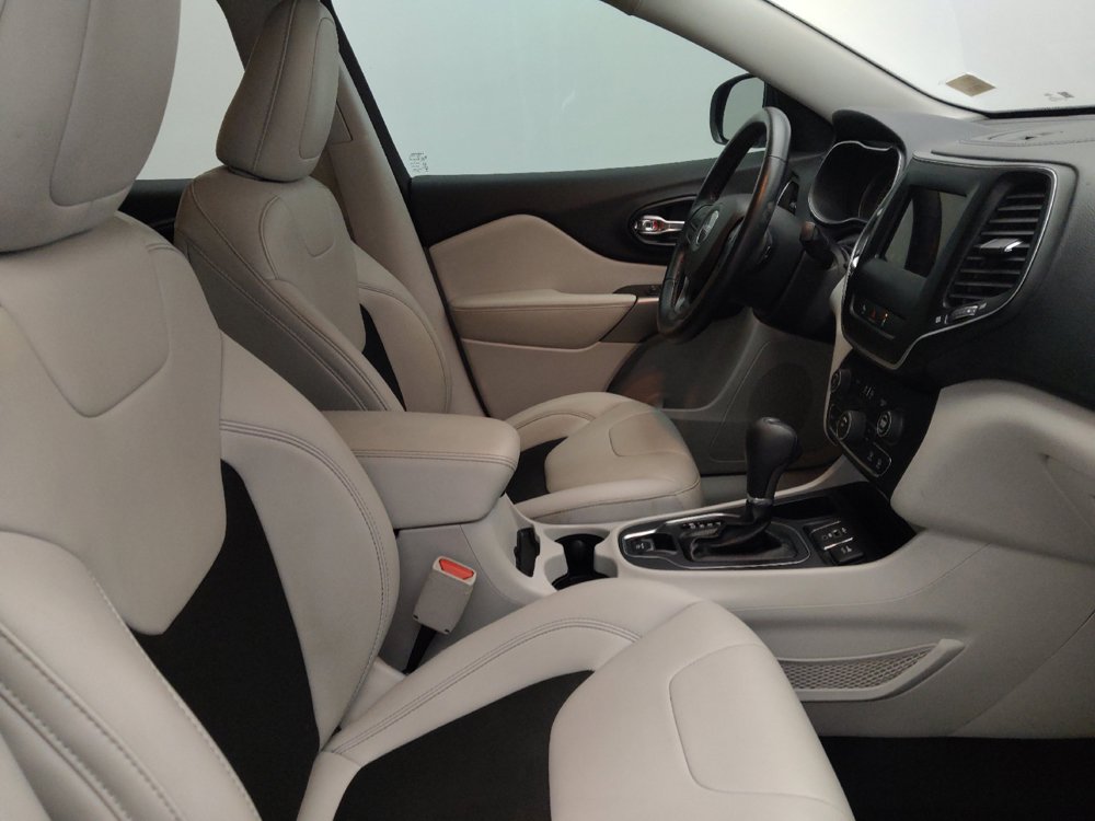 Used 2021 Jeep Cherokee Latitude Plus FWD image 21