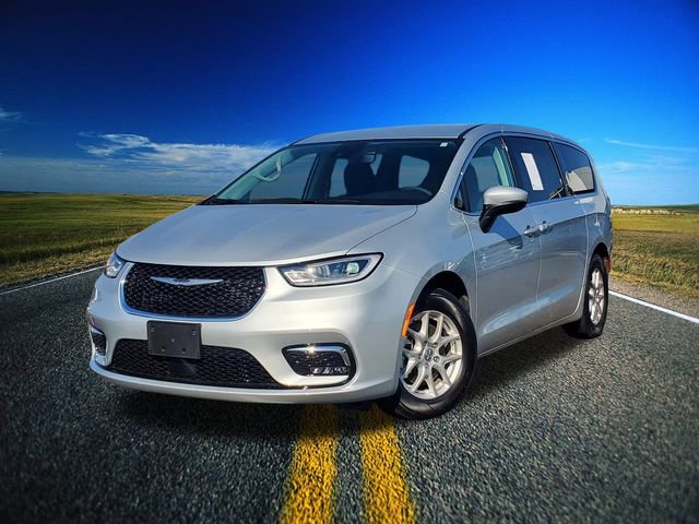 Certified 2023 Chrysler Pacifica Touring-L FWD image 30