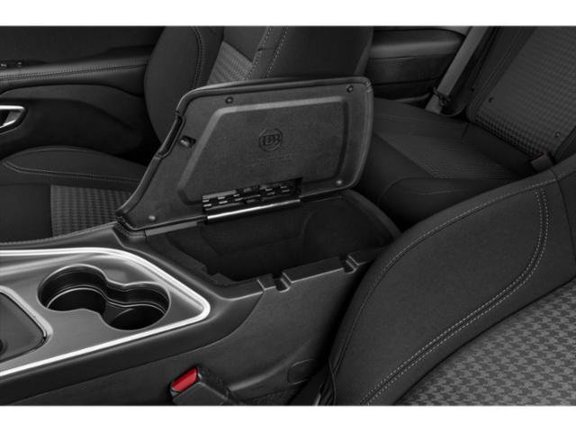 Used 2022 Dodge Challenger SXT w/ Driver Convenience Group AWD/4WD image 17