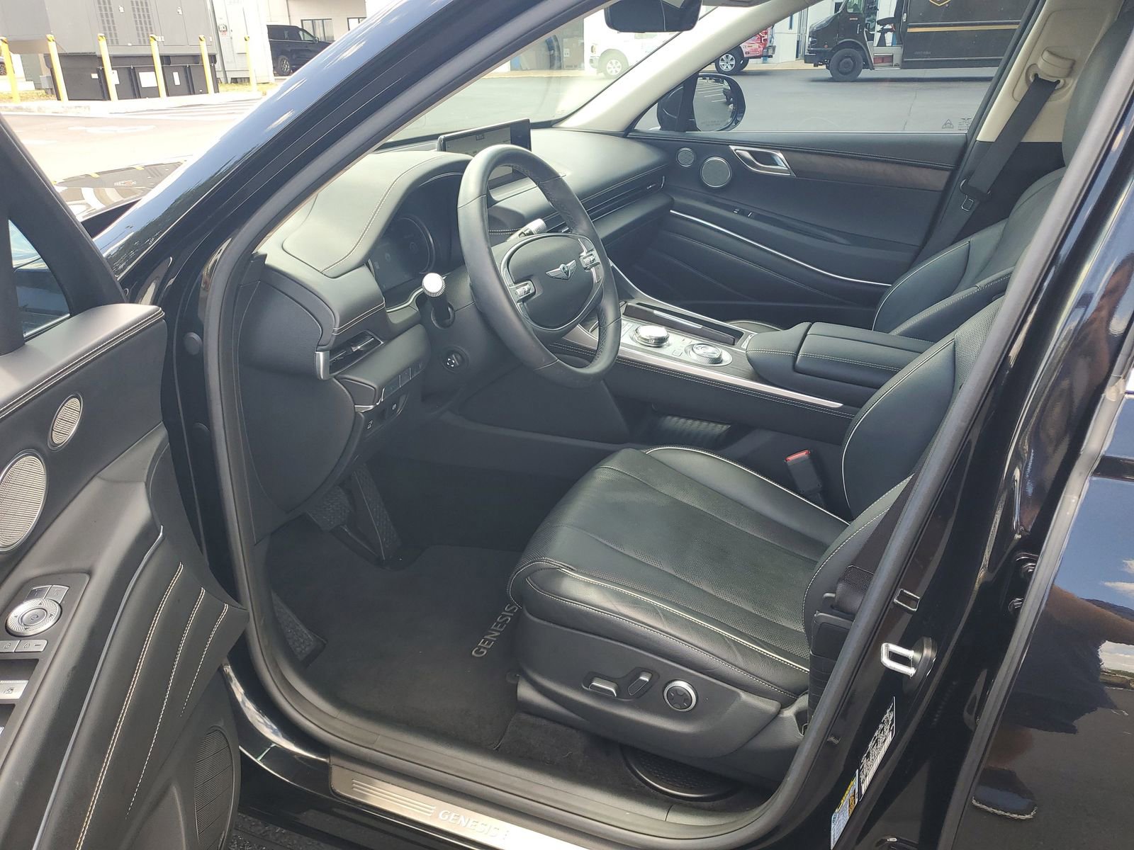 Used 2024 Genesis GV80 2.5T w/ Advanced Package AWD/4WD image 17