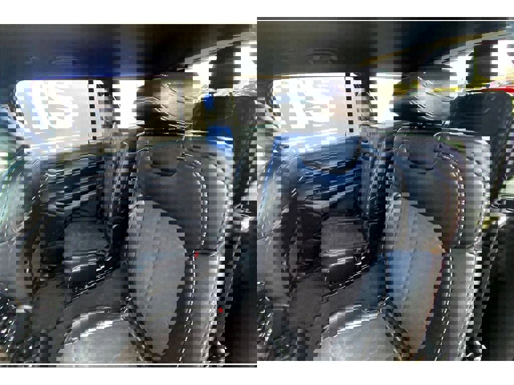 Used 2024 Jeep Grand Cherokee L Laredo image 27