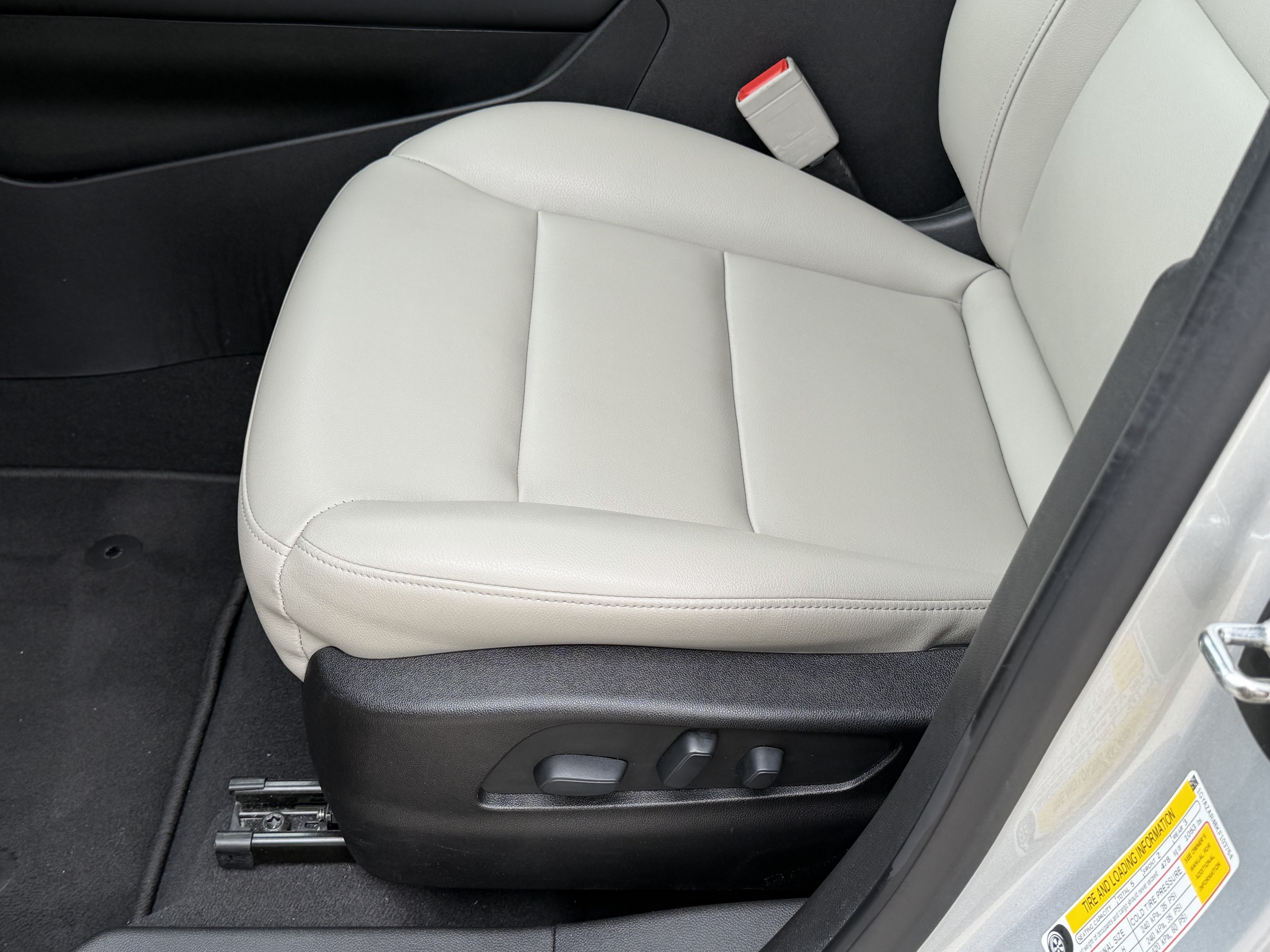 Used 2019 Cadillac XT4 Luxury FWD image 12