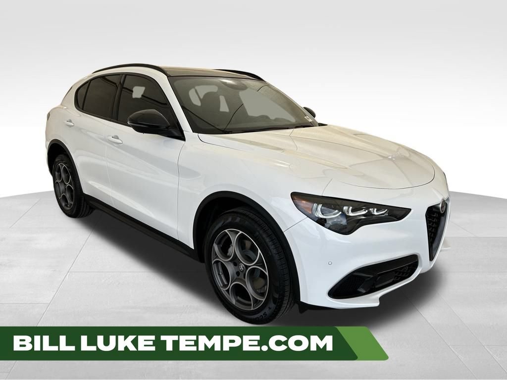 New 2025 Alfa Romeo Stelvio Sprint w/ Convenience Package AWD/4WD video 1