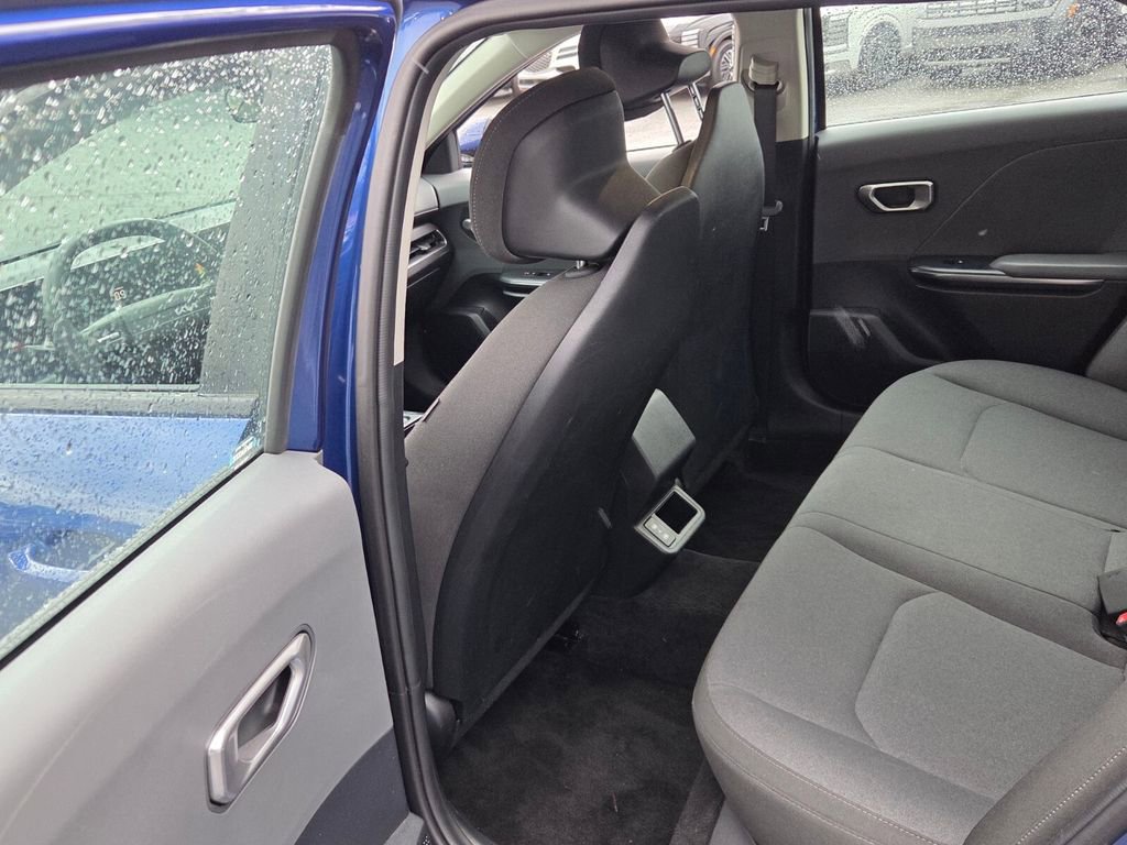 Used 2025 Kia K4 LXS image 7