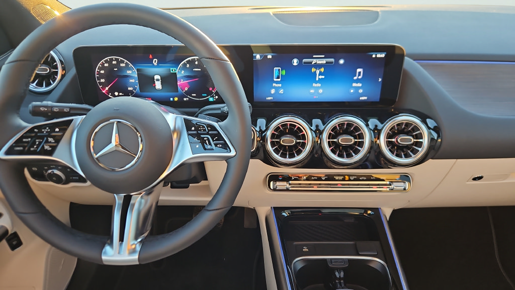 New 2026 Mercedes-Benz GLA 250 4MATIC image 14