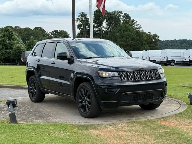 Used 2021 Jeep Grand Cherokee Laredo X AWD/4WD image 9