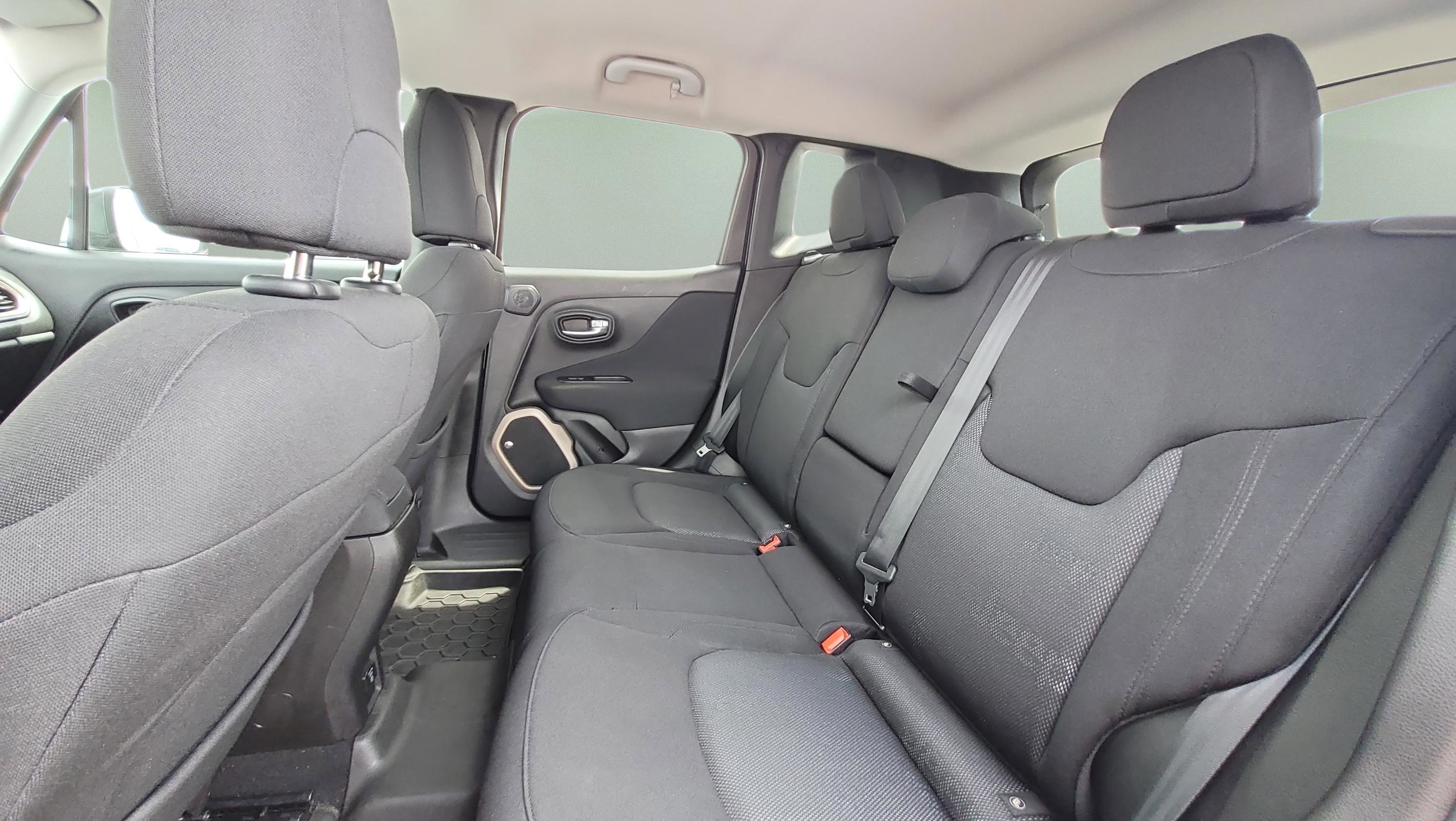 Used 2017 Jeep Renegade Latitude w/ Safety & Security Group image 14