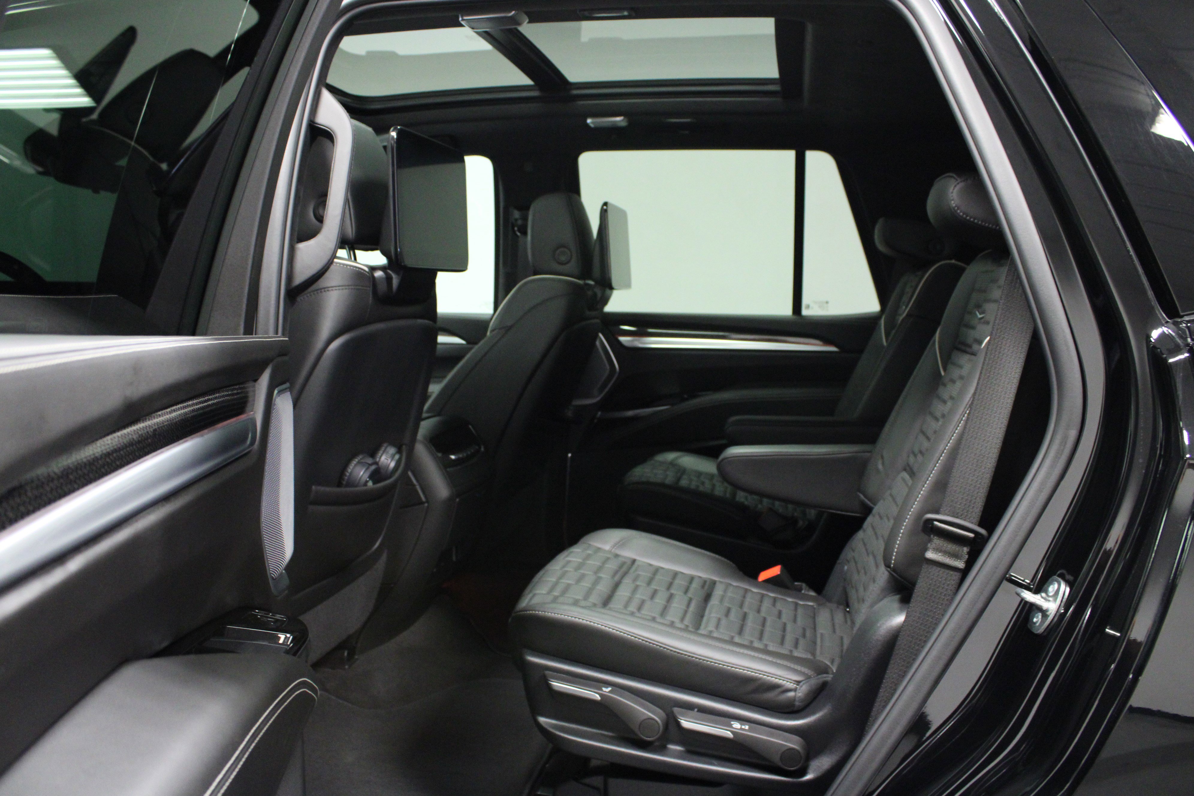 Used 2025 Cadillac Escalade V image 14