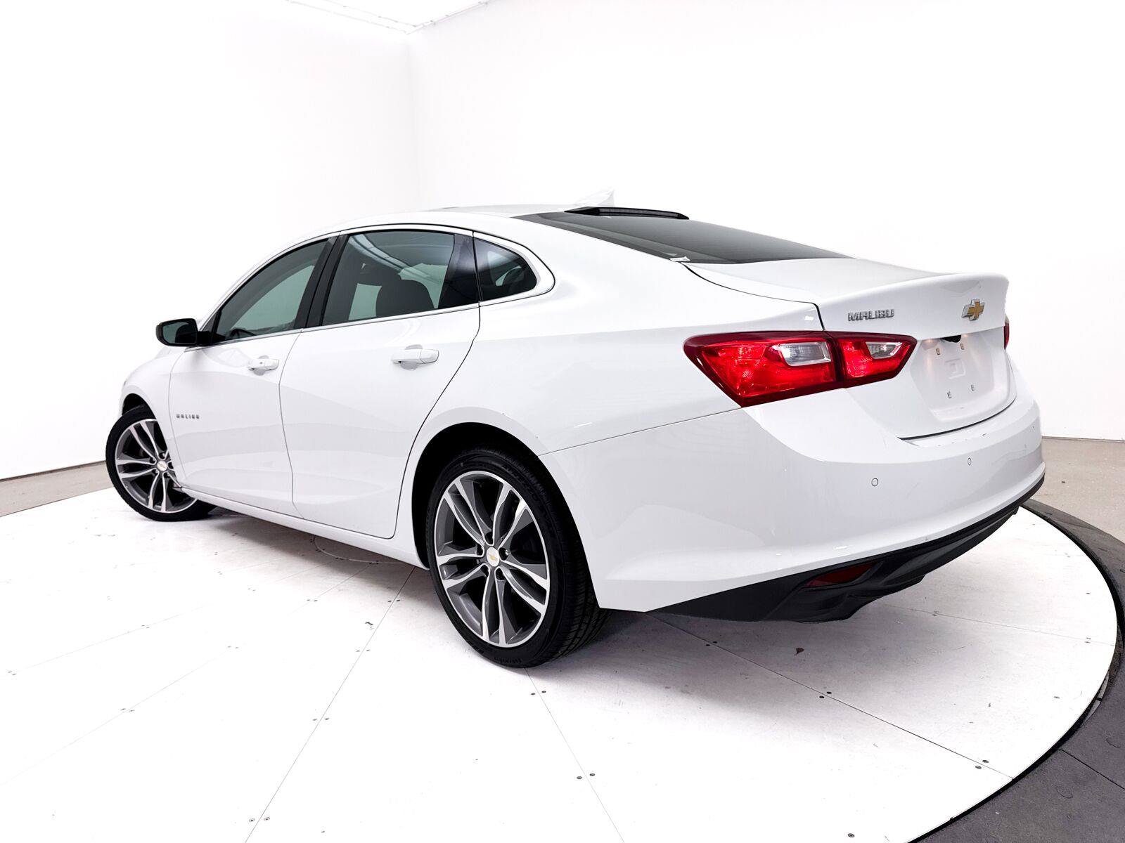 Used 2023 Chevrolet Malibu LT w/ Driver Confidence Package FWD image 2