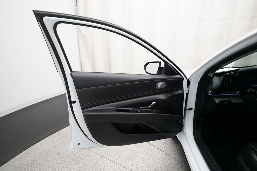 Used 2024 Hyundai Elantra Limited FWD image 27