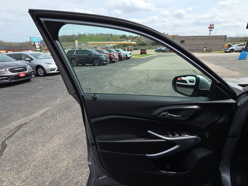 New 2026 Chevrolet Trax LS w/ LS Convenience Package FWD image 12