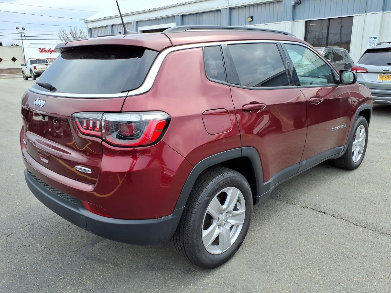 Used 2022 Jeep Compass Latitude w/ Convenience Group image 5