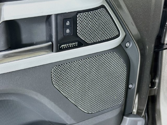 Certified 2023 Land Rover Defender 130 SE AWD/4WD image 21