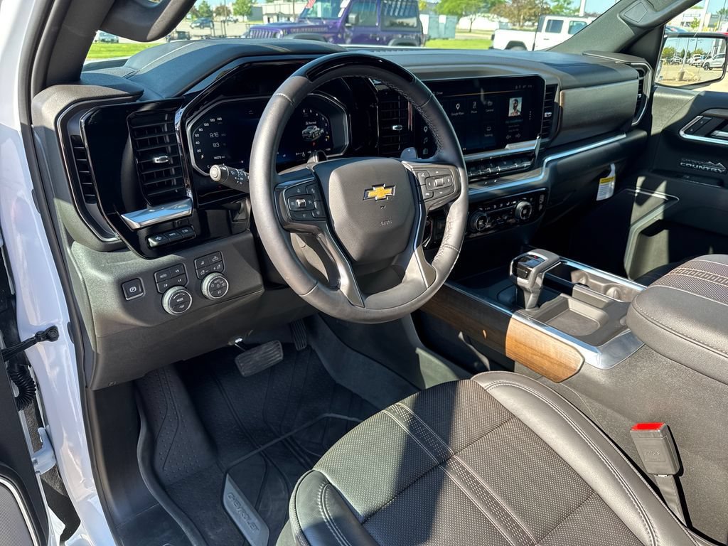 Certified 2026 Chevrolet Silverado 1500 High Country AWD/4WD image 17