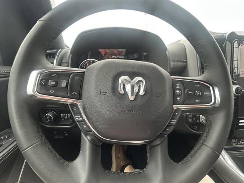 Used 2025 RAM 1500 Laramie image 12