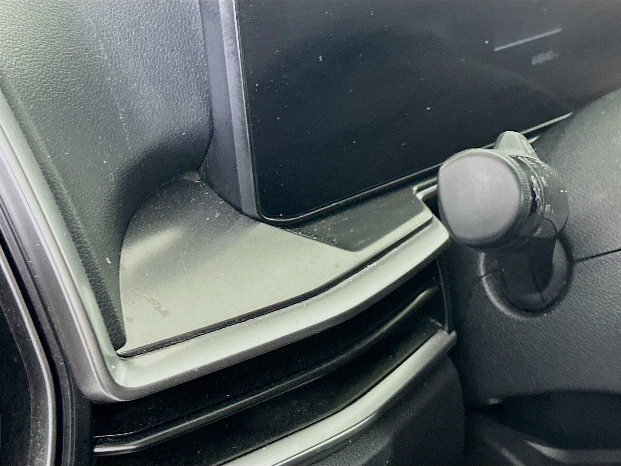 Used 2024 Kia Sorento S image 17