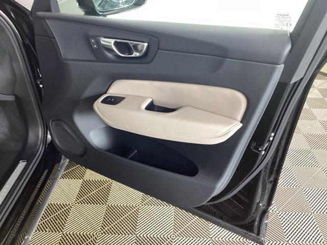 New 2026 Volvo XC60 T8 Plus w/ Protection Package Premier AWD/4WD image 21