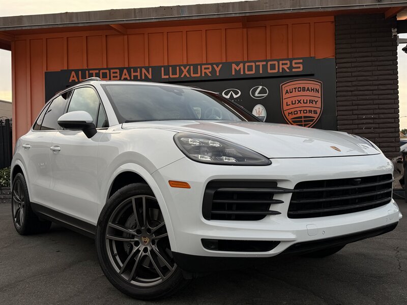 Used 2023 Porsche Cayenne S Platinum w/ Premium Package Plus AWD/4WD image 1